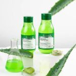 Description Shampoo Vivo con Aloe Vera Menta Hair (Producto Vegano)   Ingredientes: Aloe Vera orgánico puro Ácido Hialurónico Piña Vitamina E Colágeno Pantenol Cardamomo Extracto de Amamellis Extracto de Bardana Aceite de Algodón Ceramidas Contenido: 550ml  Beneficios del Shampoo Aloe Vera Menta Hair: Hidrata, Fortifica, Revitaliza y da Brillo  Formula respetuosa de alto rendimiento en armonia con la naturaleza y el medio ambiente, creada con ingredientes puros de origen natural, para devolverle al cabello su grado de hidratación ideal.  El aloe vera puro 100% orgánico Eco – Certificado es rico en elevadas concentraciones de vitaminas, proteinas, aminoácidos y minerales.  Modo de Uso Shampoo Vivo Menta Hair Con Aloe Vera: Aplica tu shampoo con aloe vera menta hair en el cabello humedo, masajea muy bien la raiz y deja actuar de 5 a 10 minutos.  Aplica nuevamente si lo consideras necesario.  Recomendamos para mayor hidratación y resultados óptimos, utilizar el acondicionador de aloe vera Menta Hair.  Huele delicioso y a tu cabello le va a encantar!  Disfruta de los beneficios de Menta Hair y sus maravillosos productos veganos, encuentra toda su línea en nuestra tienda online Isarena Beautyline´s. ¡Dale a tu cabello el cuidado natural que se merece!  Celebra con nosotros que Menta Hair y su línea completa Vegana con Biotecnología ya está en USA y la encuentras en ISARENA BEAUTYLINE´S. Realizamos envíos, rápidos, seguros y confiables en todo Estados Unidos y Puerto Rico.  Get shipping rates for your location.  Country Zip code Shampoo Con Aloe Vera Menta Hair